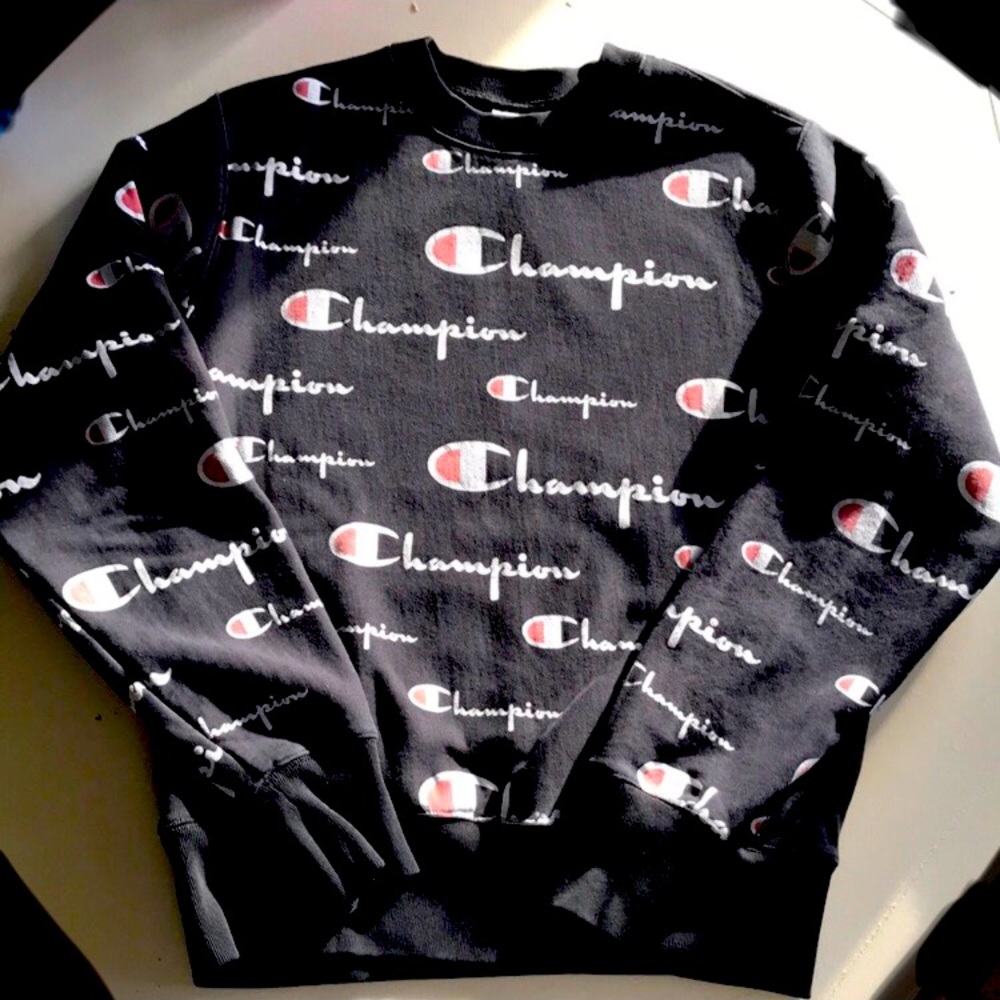 Women’s CHAMPION Black REVERSE WEAVE Logo Repeat All Over Crew Sweatshirt Sz M